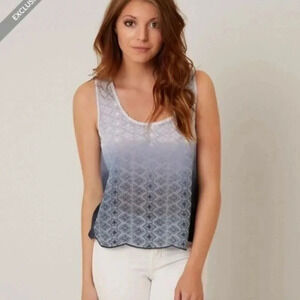 Gimmicks by BKE Scallop Ombre Tank Top S